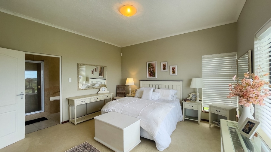 4 Bedroom Property for Sale in Groot Brakrivier Central Western Cape